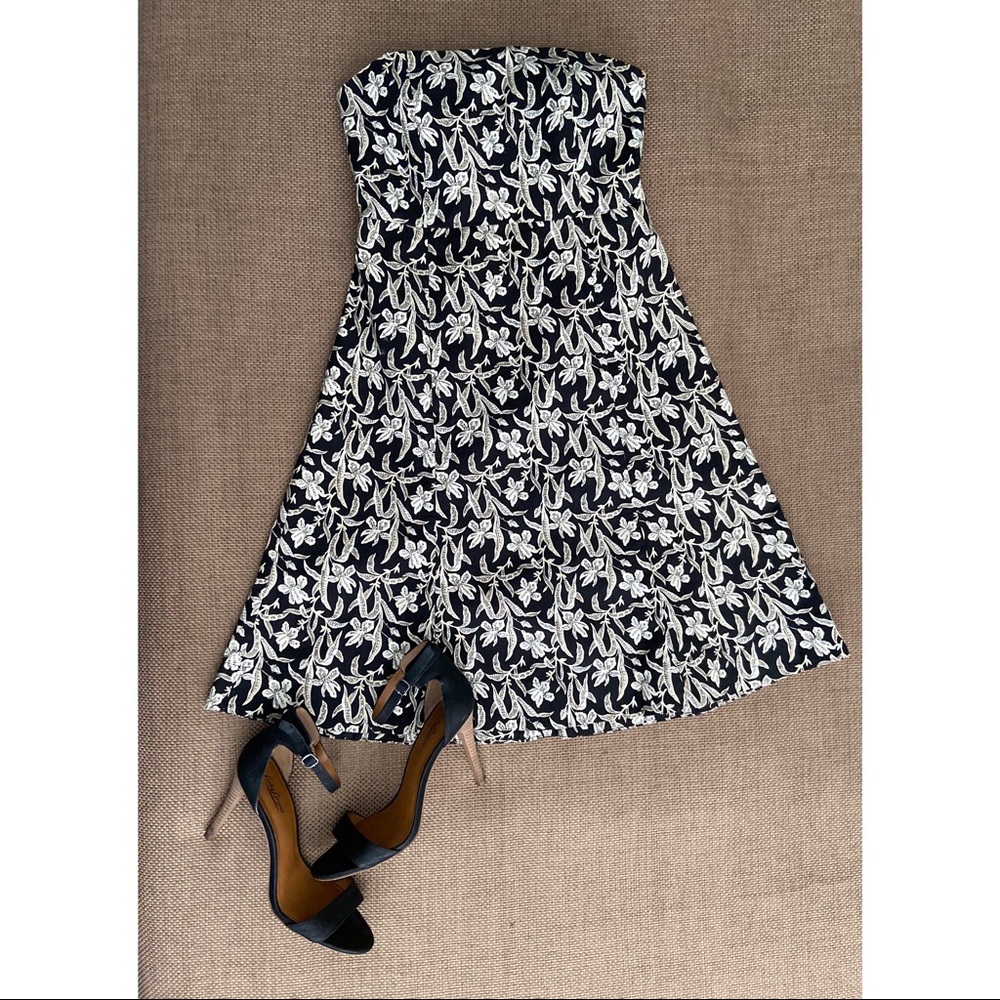 🌾 Tailored Strapless A-Line Midi GAP